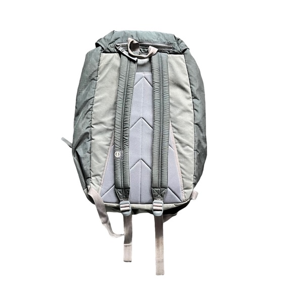 Evrgrn Kickback Casual Frameless Quick Pull Cordlock Cinch Travel Day Pack 18L - Picture 2 of 3